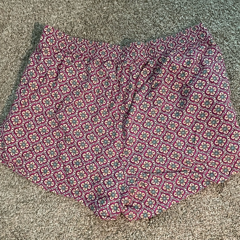 Old Navy Pink and White Patterned Shorts - Picture 2 of 4